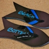 Badetrenner, Zehenschuhe, BeachBotten im Sand stehend, Modell Color Shark, braun