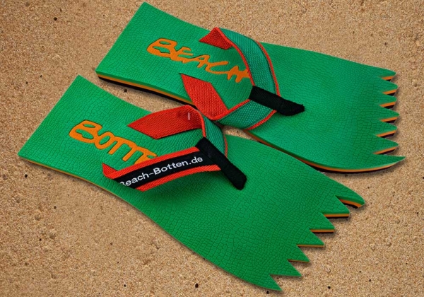 Badetrenner, Zehenlatschen, BeachBotten im Sand stehend, Modell Color Punk, grün