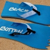 Badetrenner, Zehenlatschen, BeachBotten im Sand stehend, Modell Color Punk, hellblau