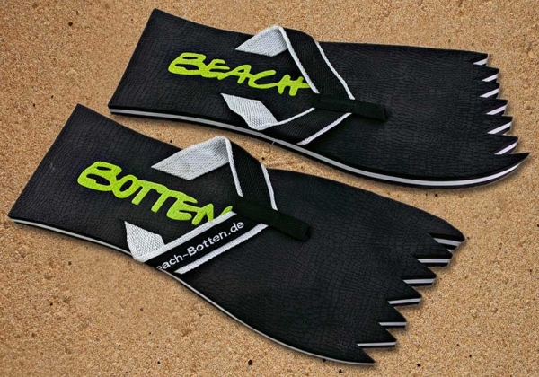 Badetrenner, Zehenlatschen, BeachBotten im Sand stehend, Modell Color Punk, schwarz